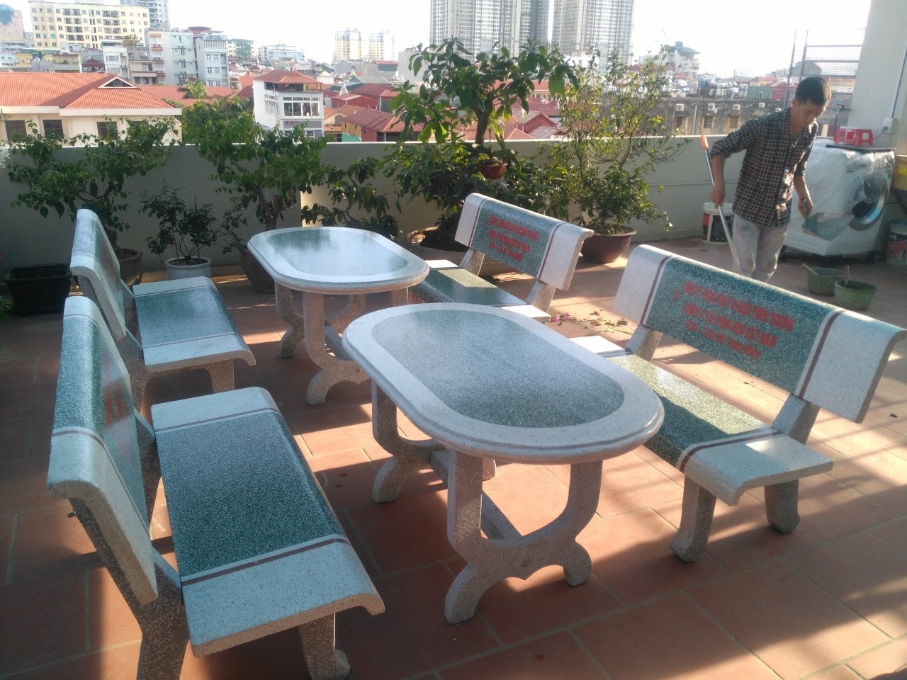 Bàn ghế đá bo 2 màu